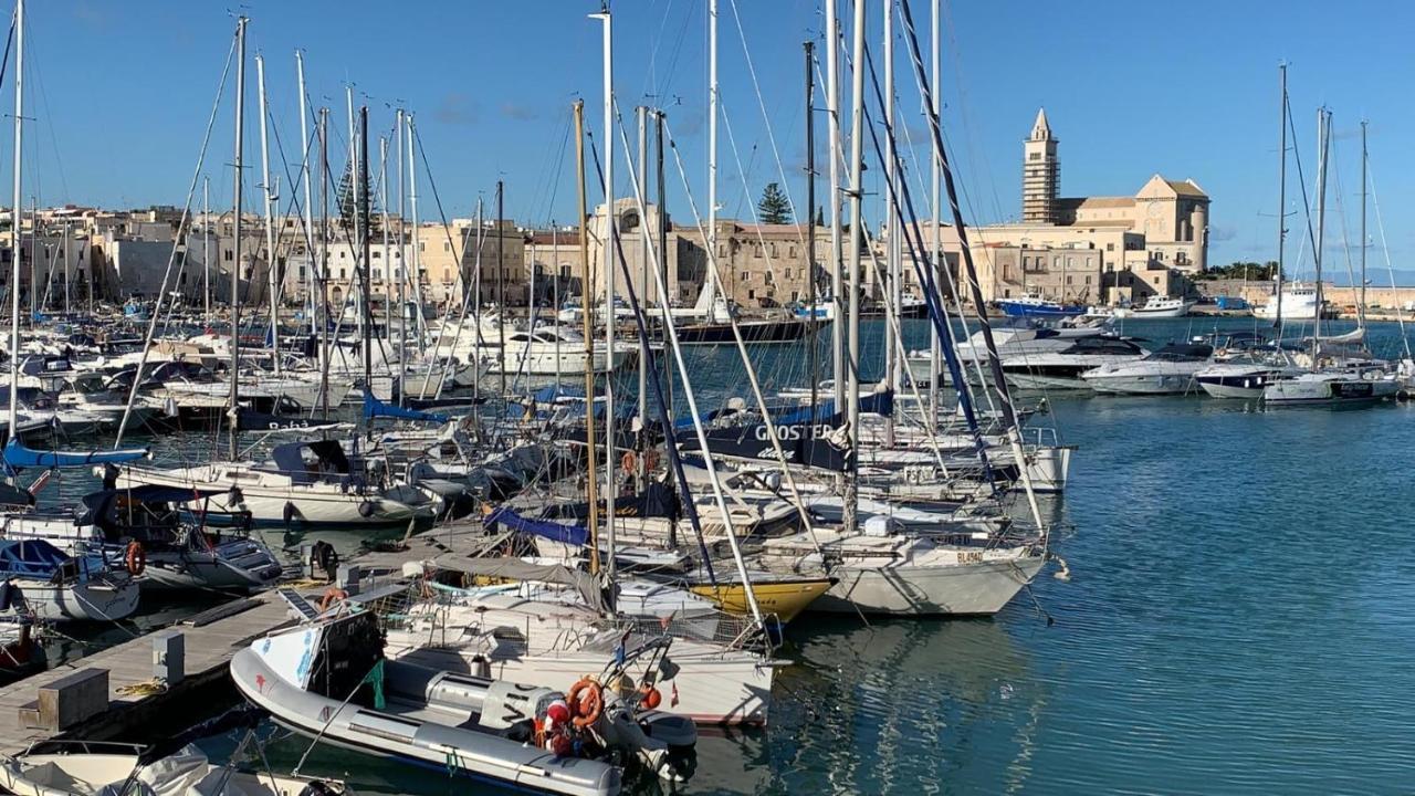 Hotel Le Dimore Di Don Corrado Trani Exterior foto